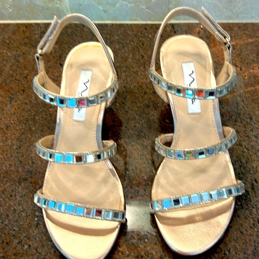 Gold wedges